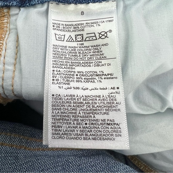 OLD NAVY Women’s Blue Jean Shorts Sz 8 Higher High-Rise Button Fly Distressed - Picture 5 of 9